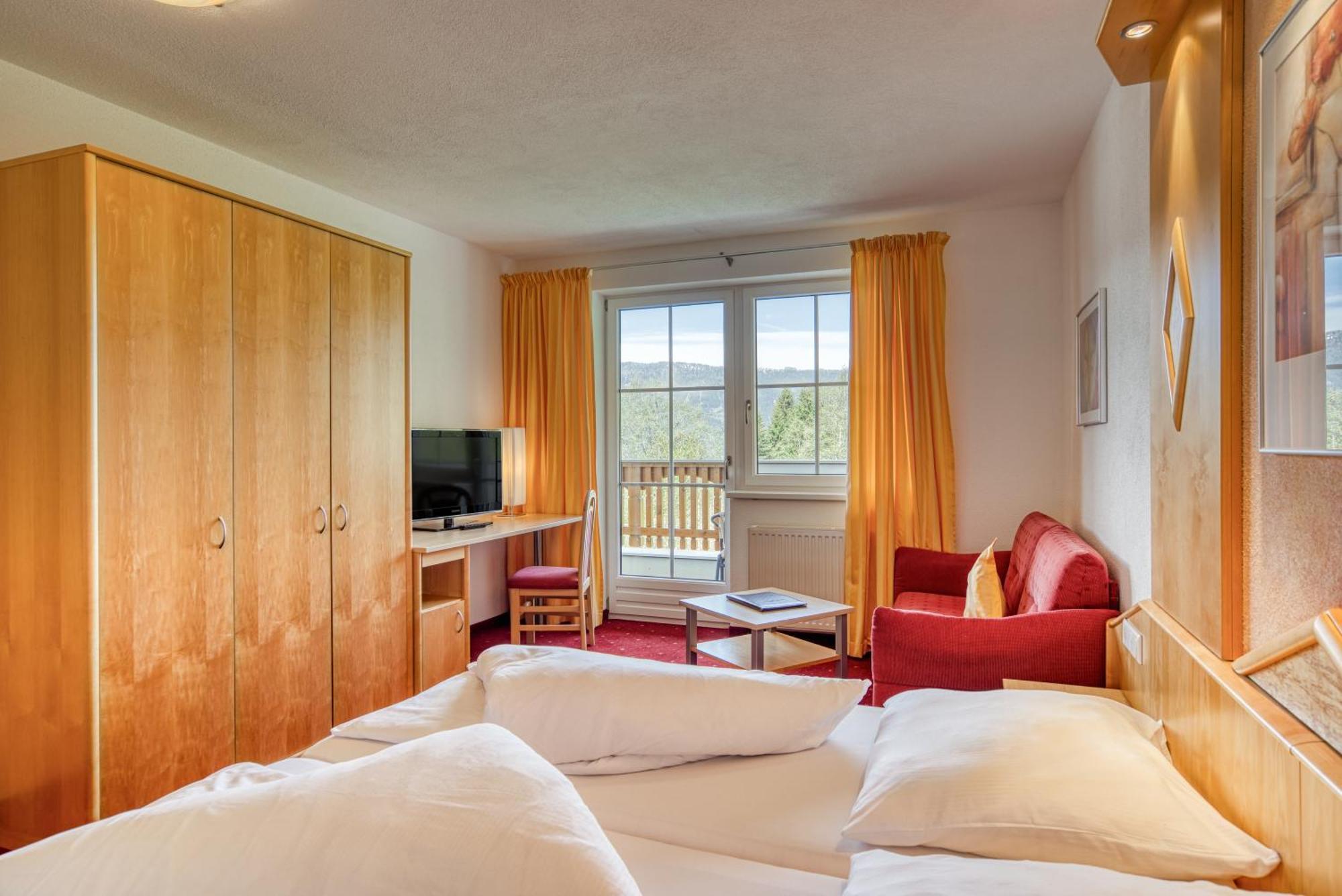Hotel Alpen-Royal Jerzens Exteriör bild