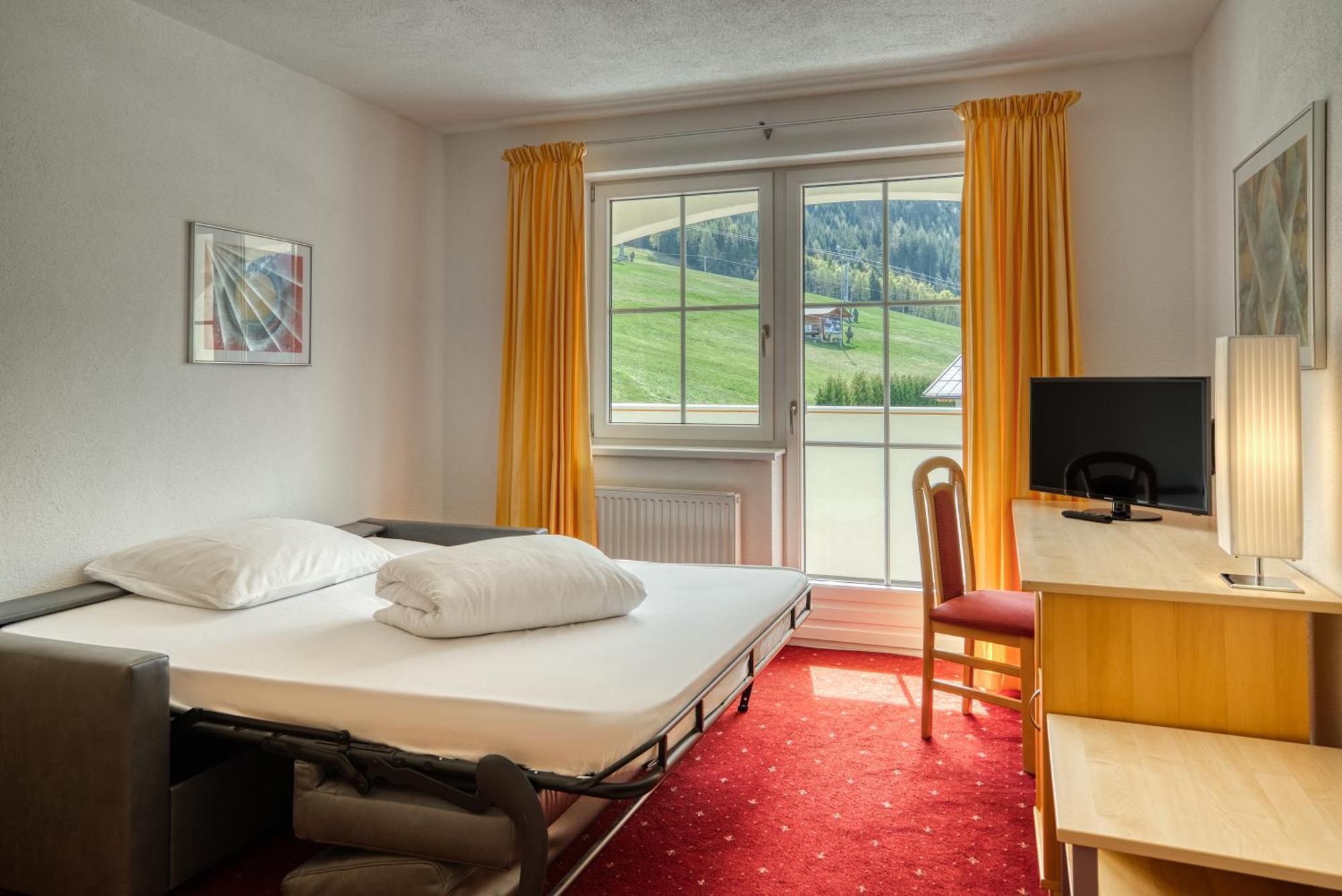 Hotel Alpen-Royal Jerzens Exteriör bild