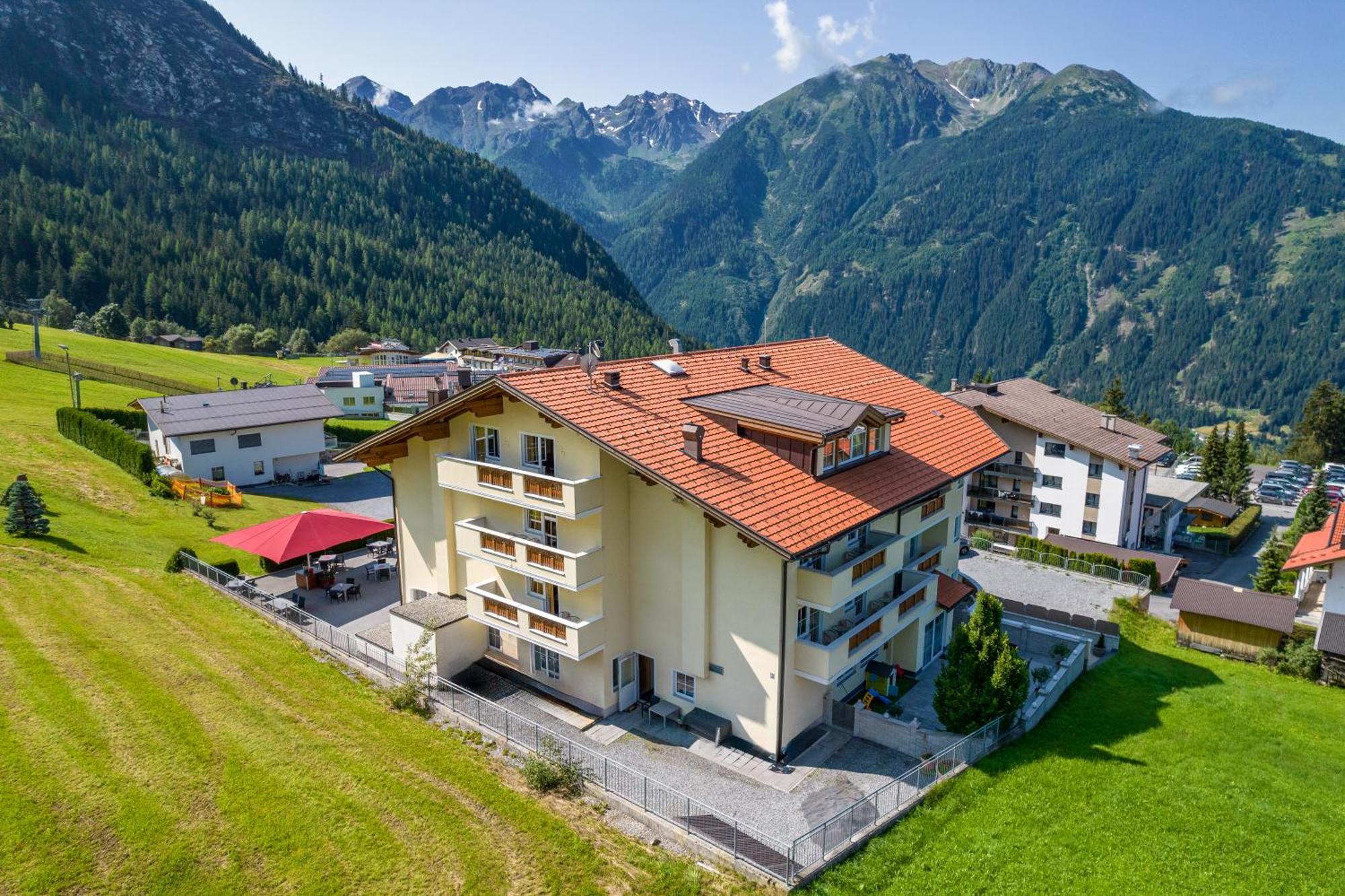 Hotel Alpen-Royal Jerzens Exteriör bild