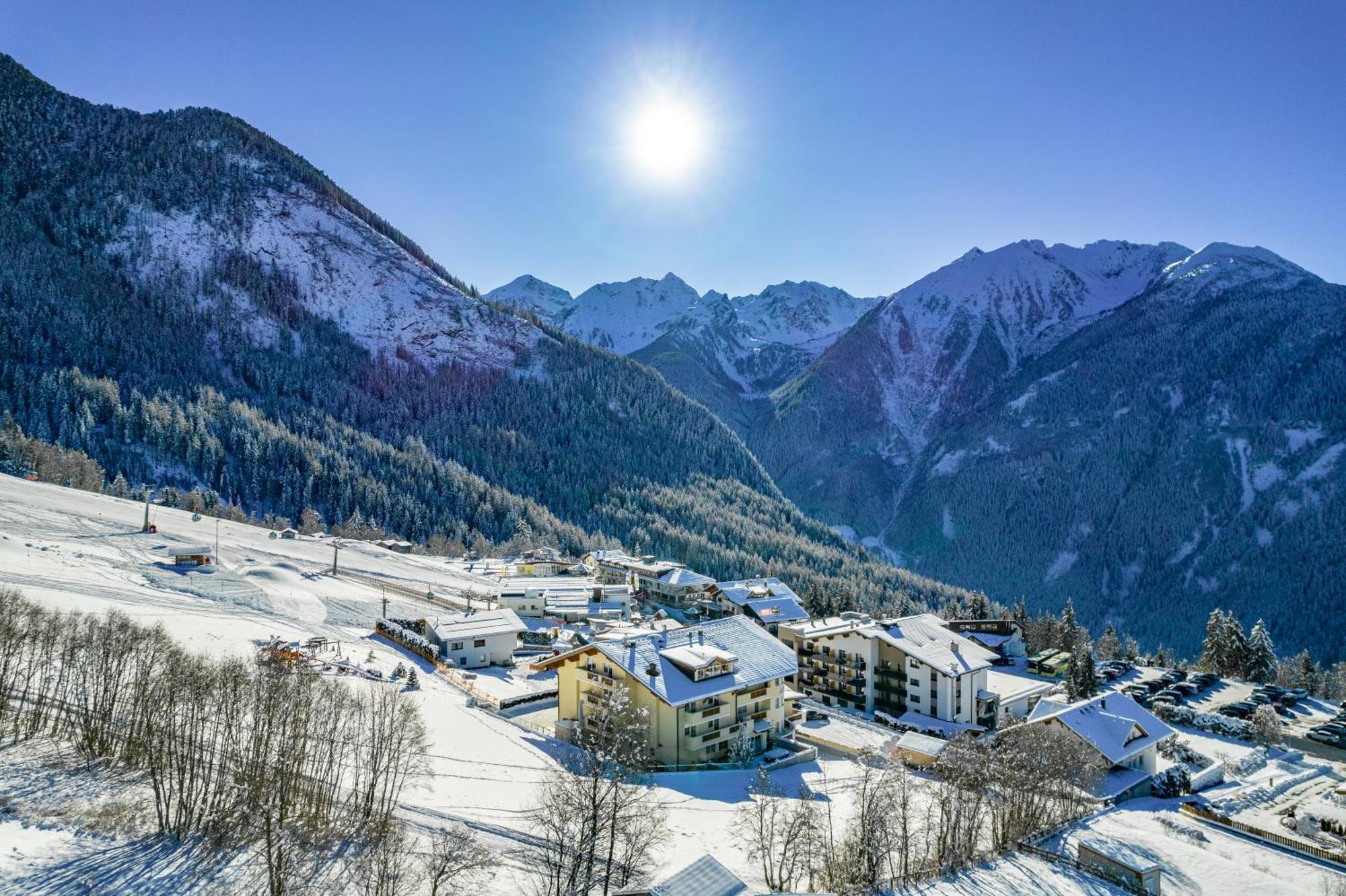 Hotel Alpen-Royal Jerzens Exteriör bild