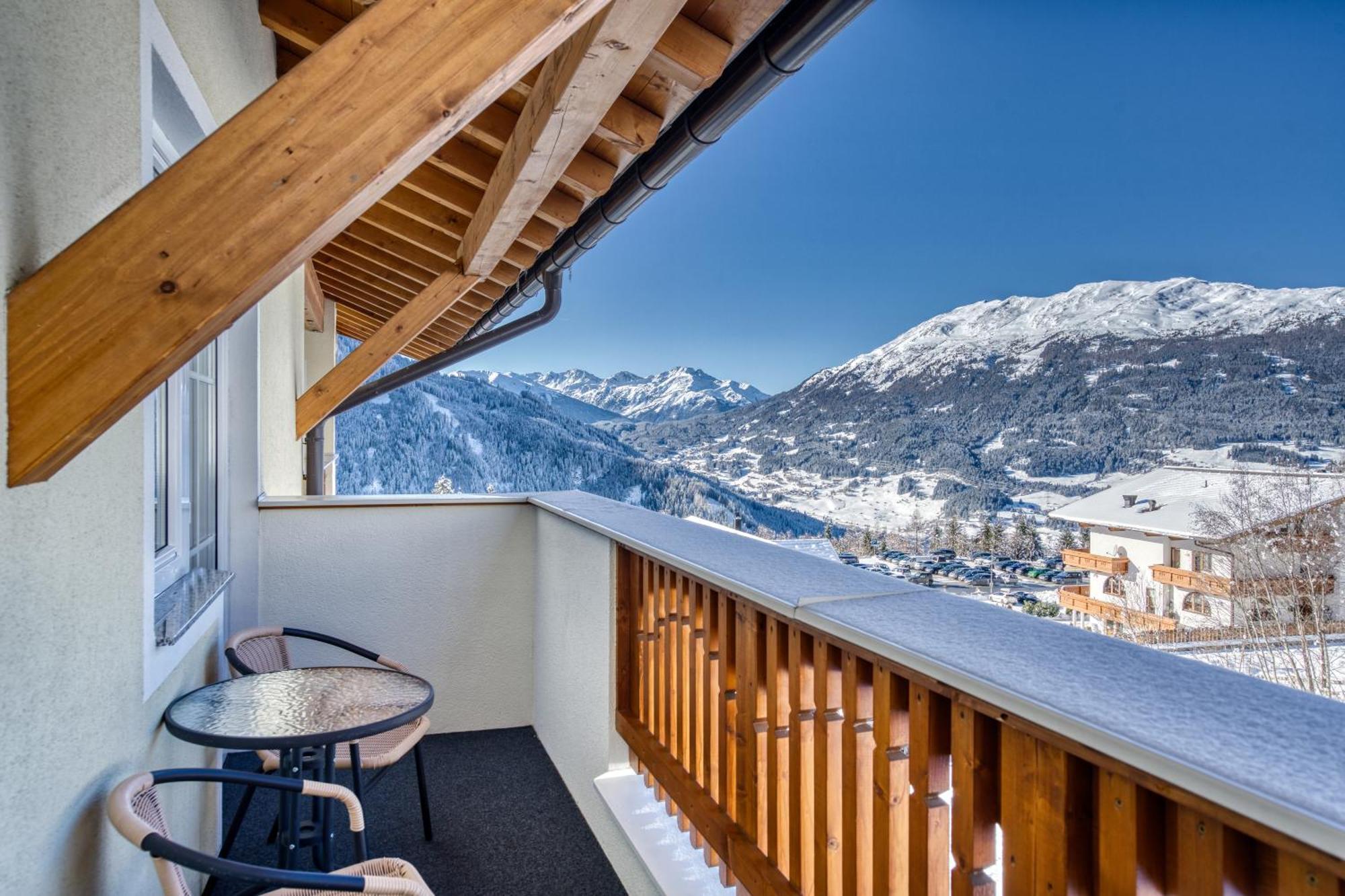 Hotel Alpen-Royal Jerzens Exteriör bild