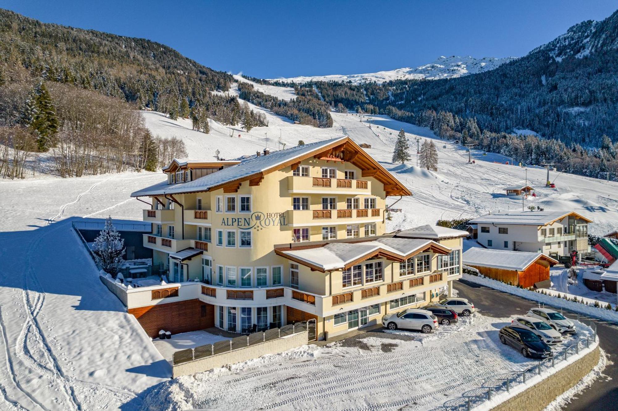 Hotel Alpen-Royal Jerzens Exteriör bild