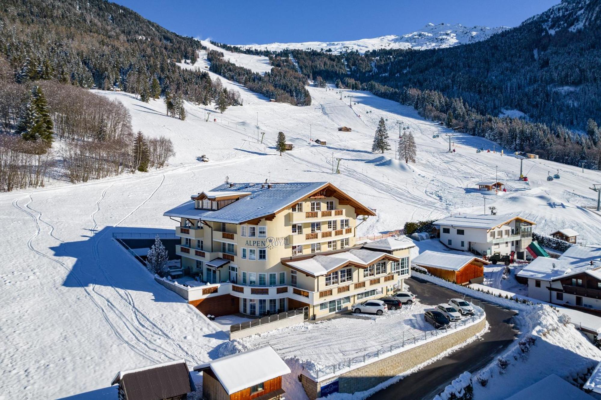 Hotel Alpen-Royal Jerzens Exteriör bild
