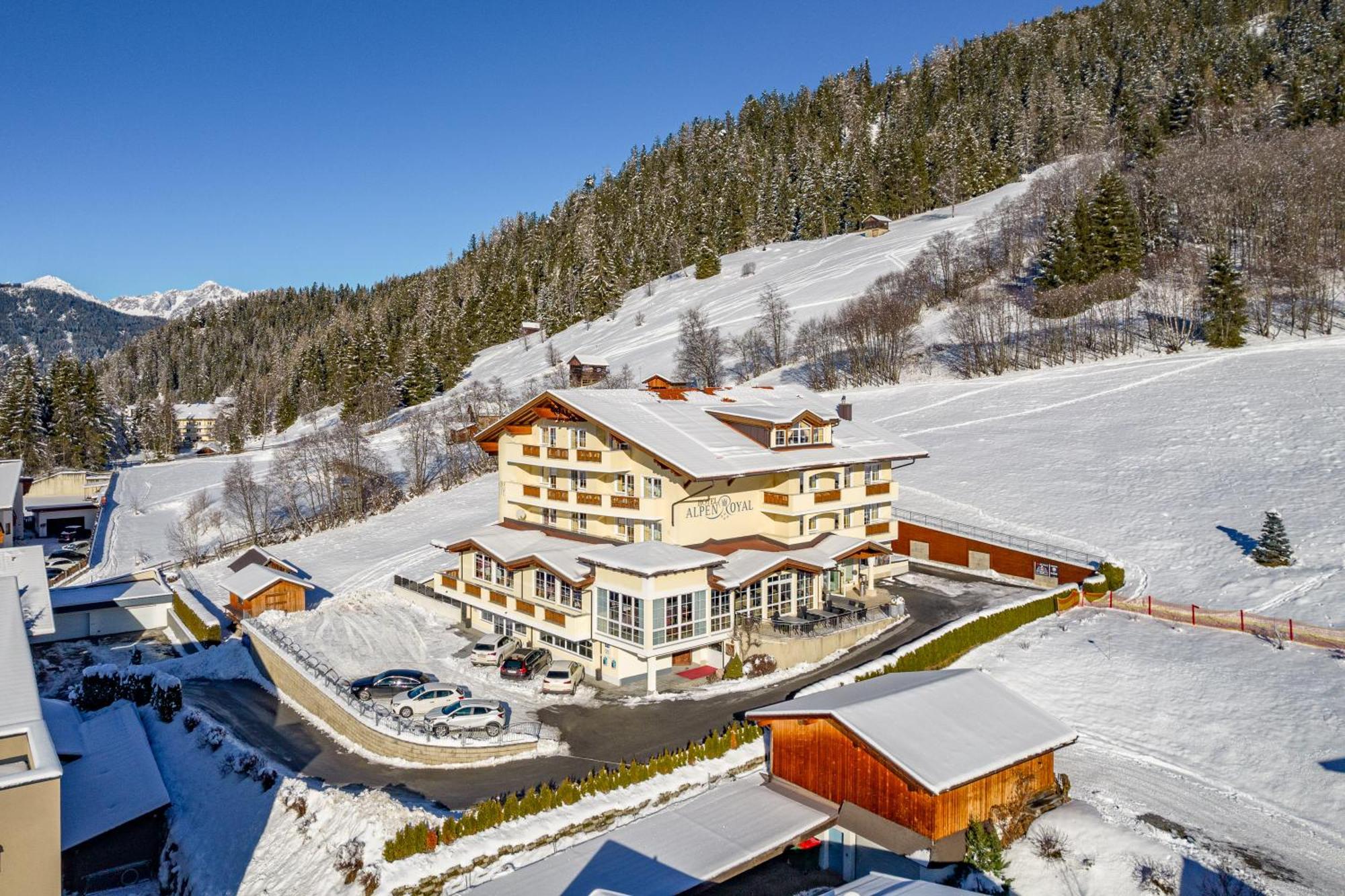 Hotel Alpen-Royal Jerzens Exteriör bild