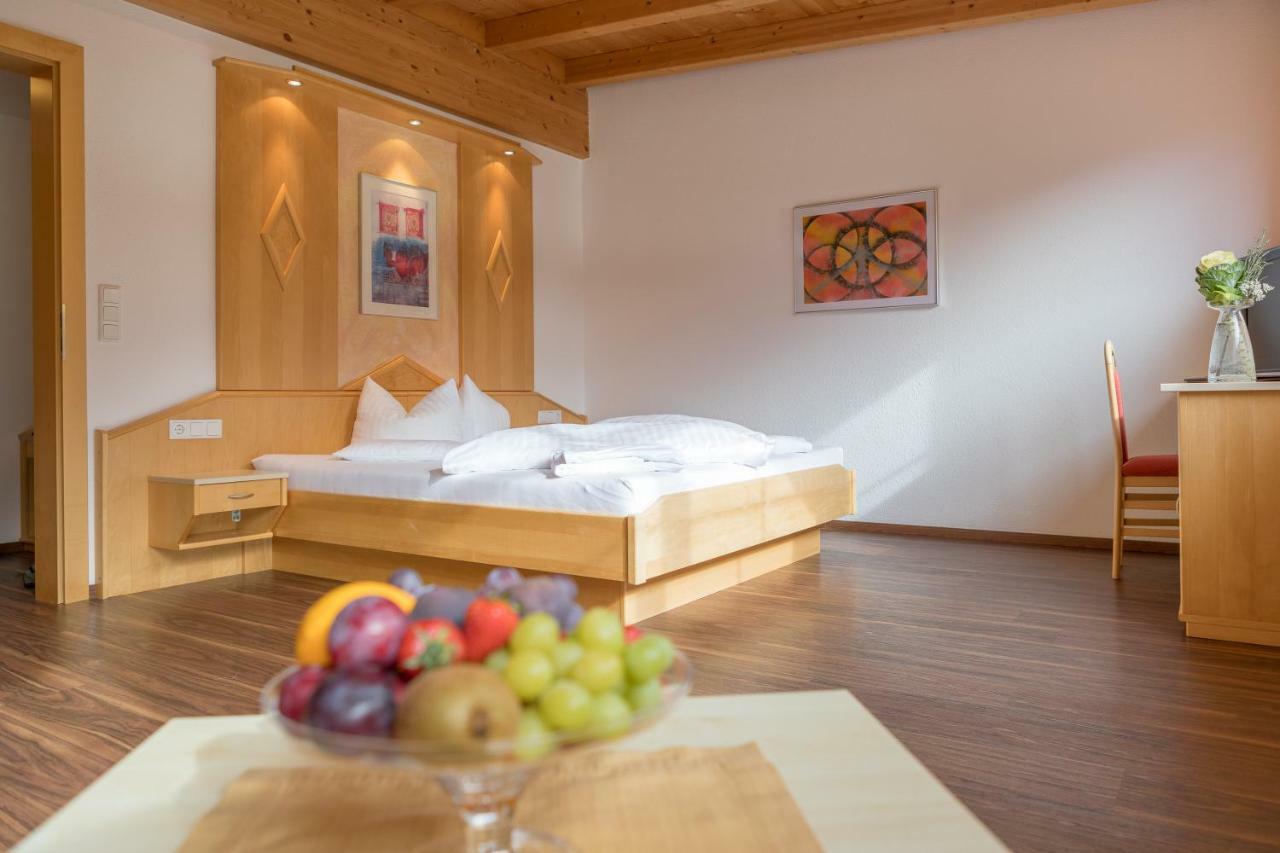 Hotel Alpen-Royal Jerzens Exteriör bild