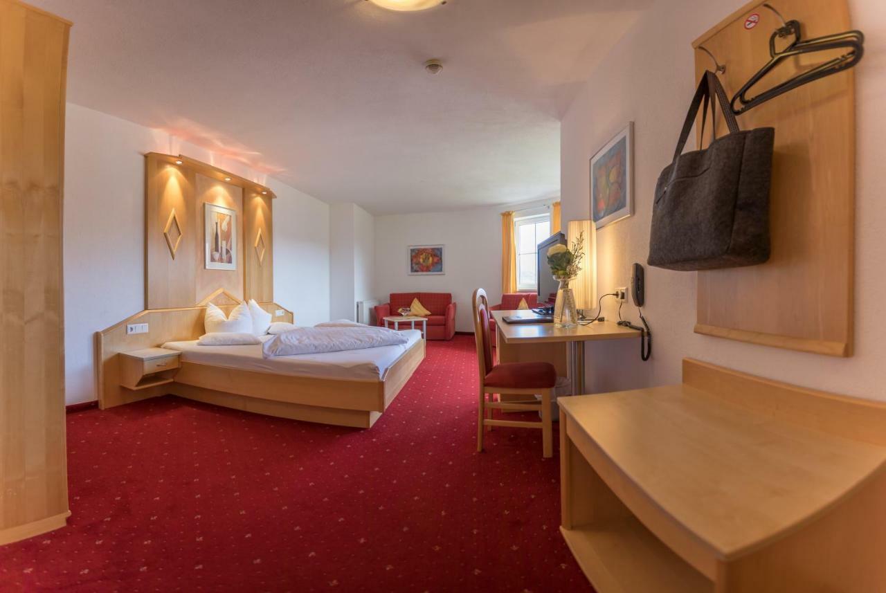Hotel Alpen-Royal Jerzens Exteriör bild
